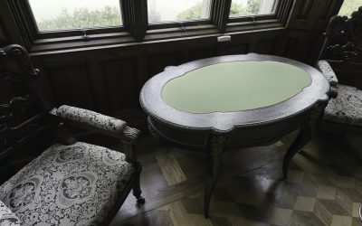 Des objets chinés ou des meubles anciens pour une déco réussie