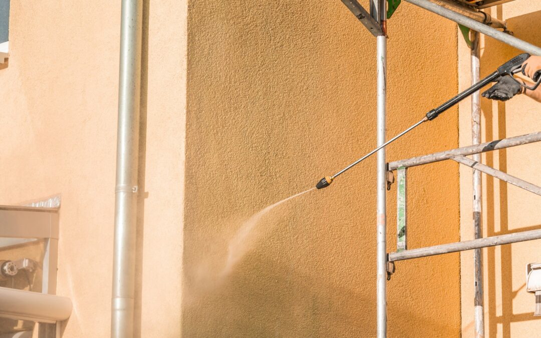 Les meilleures techniques de nettoyage de façade pour différents types de surfaces